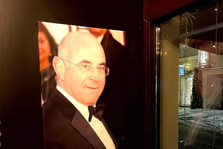 Bob Hoskins.jpeg